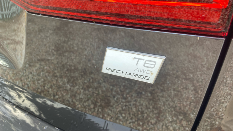 Volvo XC60 2.0 T8 [455] RC PHEV Ultimate Dark 5dr AWD Gtron Estate